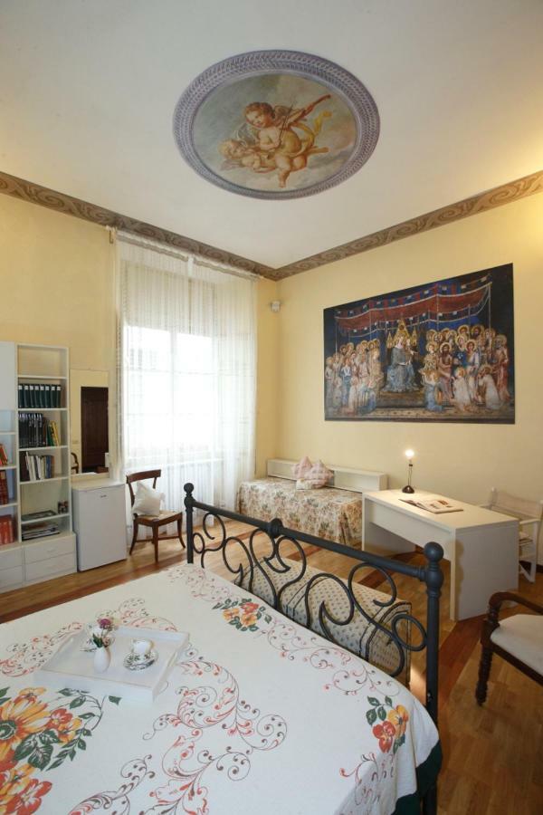 Residenza D'Epoca Montanini Bed and Breakfast Siena Exteriör bild